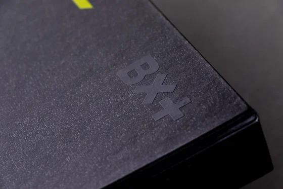Detalle de acabado en caja rígida personalizada — detalle 37