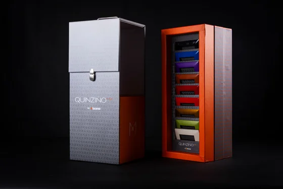 Detalle de acabado en caja rígida personalizada — detalle 25
