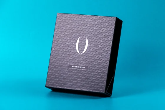 Detalle de acabado en caja rígida personalizada — detalle 13