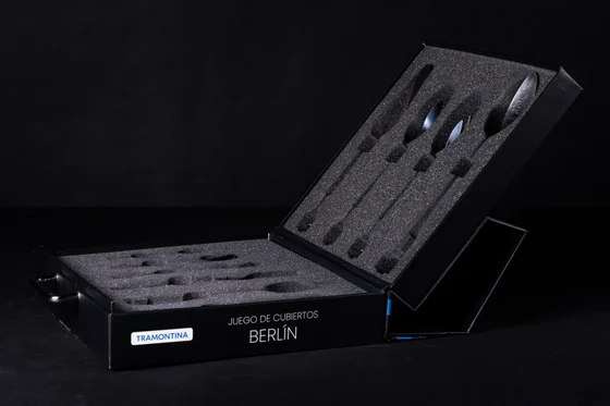 Detalle de acabado en caja rígida personalizada — detalle 5