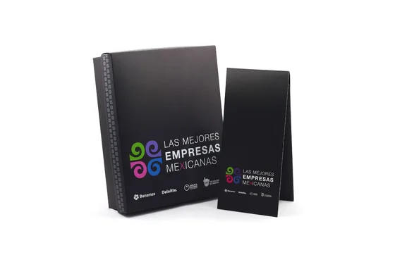 Caja de regalo corporativo con acabados premium — proyecto 4