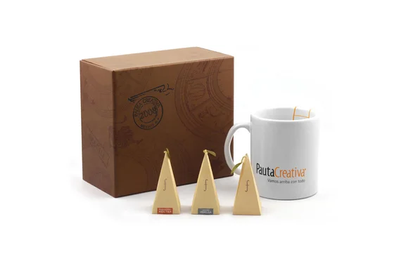Packaging personalizado producido in-house en CDMX — proyecto 40